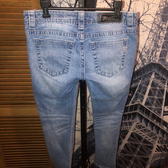 Miss Me Women’s Distressed Jeans - Picture 4 of 7